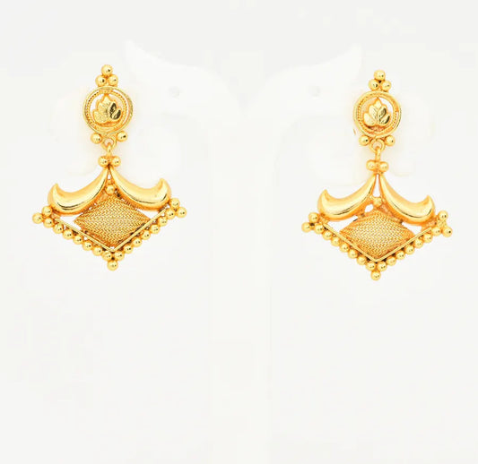 Lyla Dangler - V04498