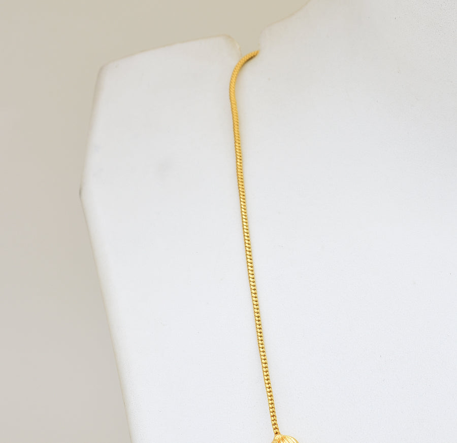 Magenta Laxmi Locket with Chain - Y021306