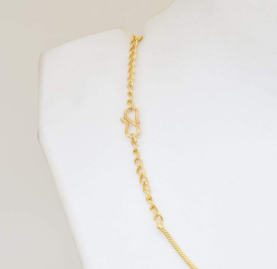 Magenta Laxmi Locket with Chain - Y021306