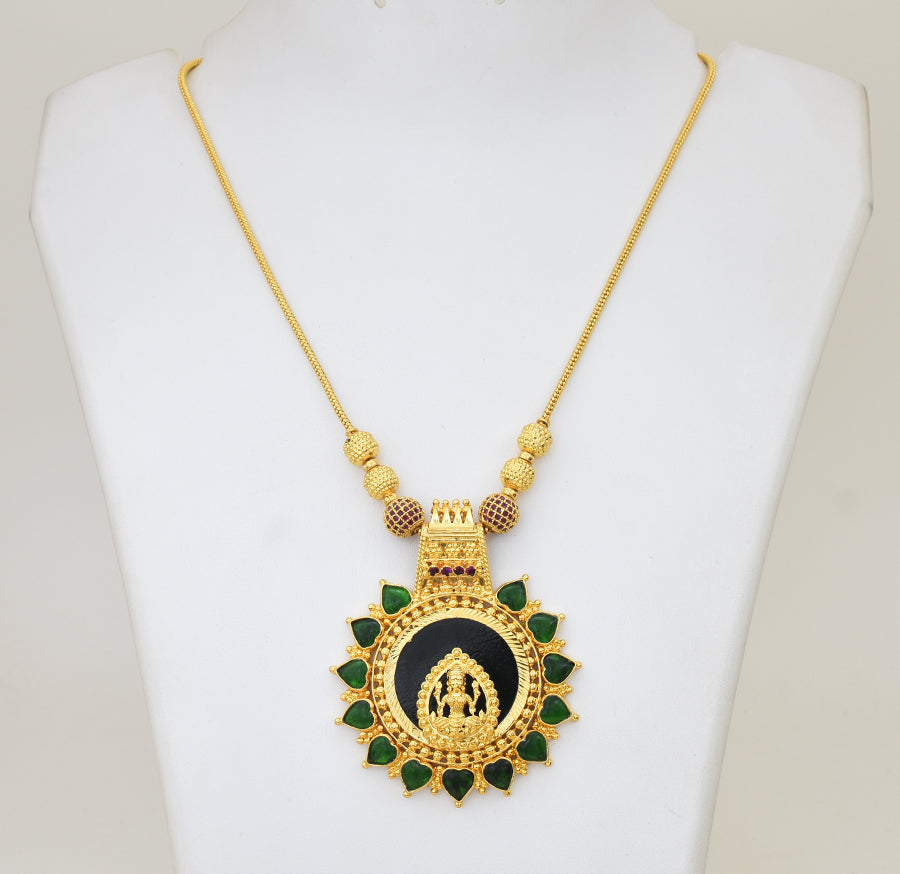 Green Petal Palakka Lakshmy Locket with Chain - Y021312