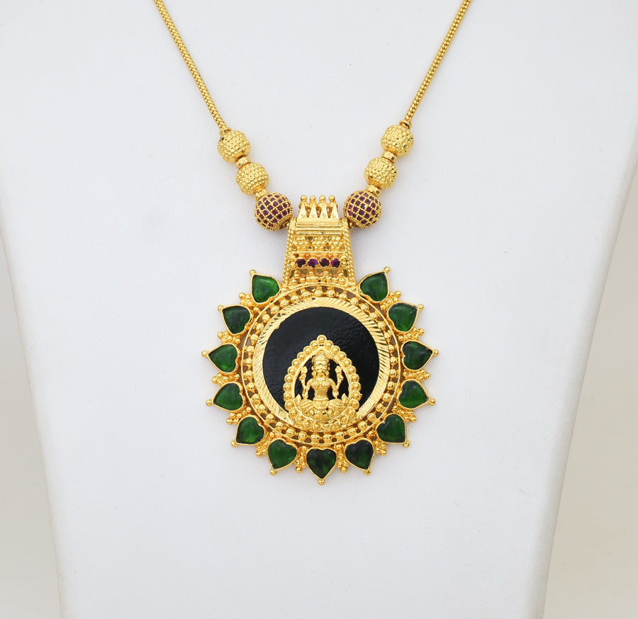 Green Petal Palakka Lakshmy Locket with Chain - Y021312