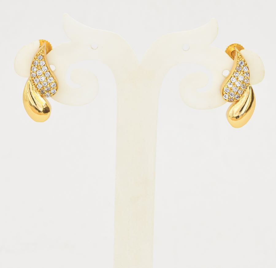 White Zoey Stud - W11961