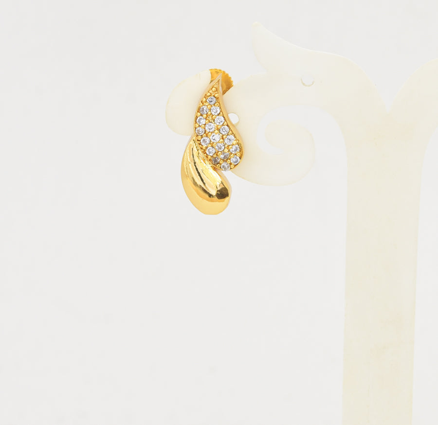 White Zoey Stud - W11961