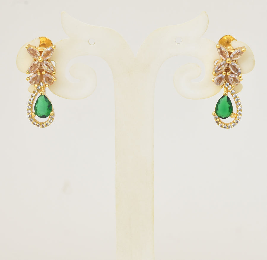 White Green Estrella Necklace with Dangler - Y101387