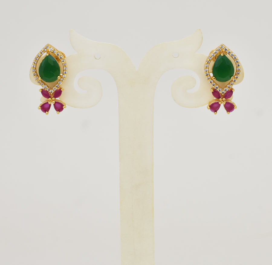 White Magenta Green Cygnet Stud - Y041332