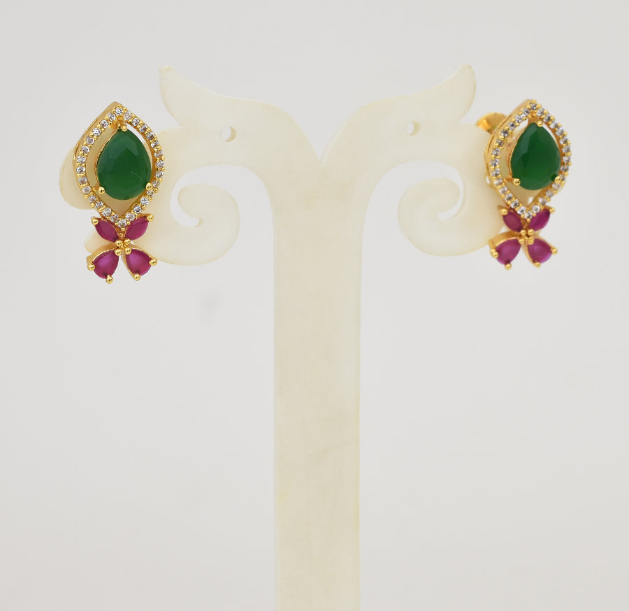 White Magenta Green Cygnet Stud - Y041332