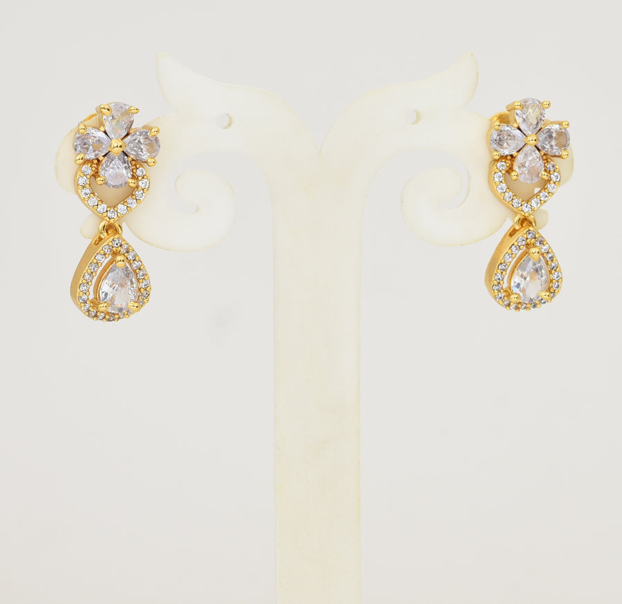 White Imelda Dangler - Y041351