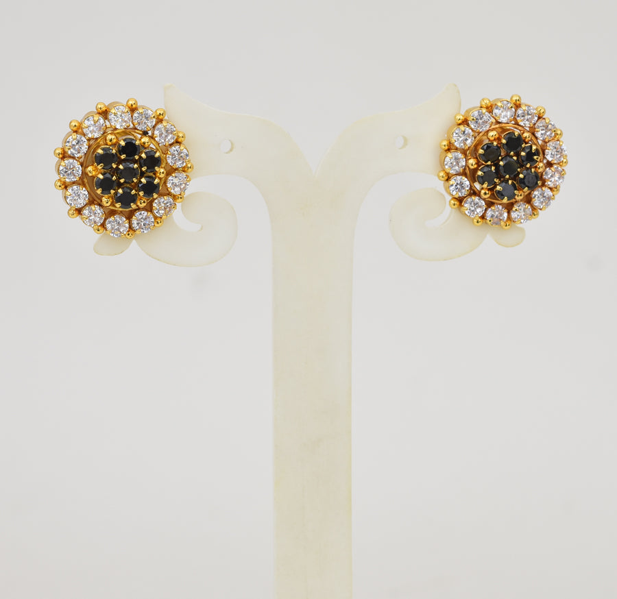 White Black Zaha Stud - Y041330