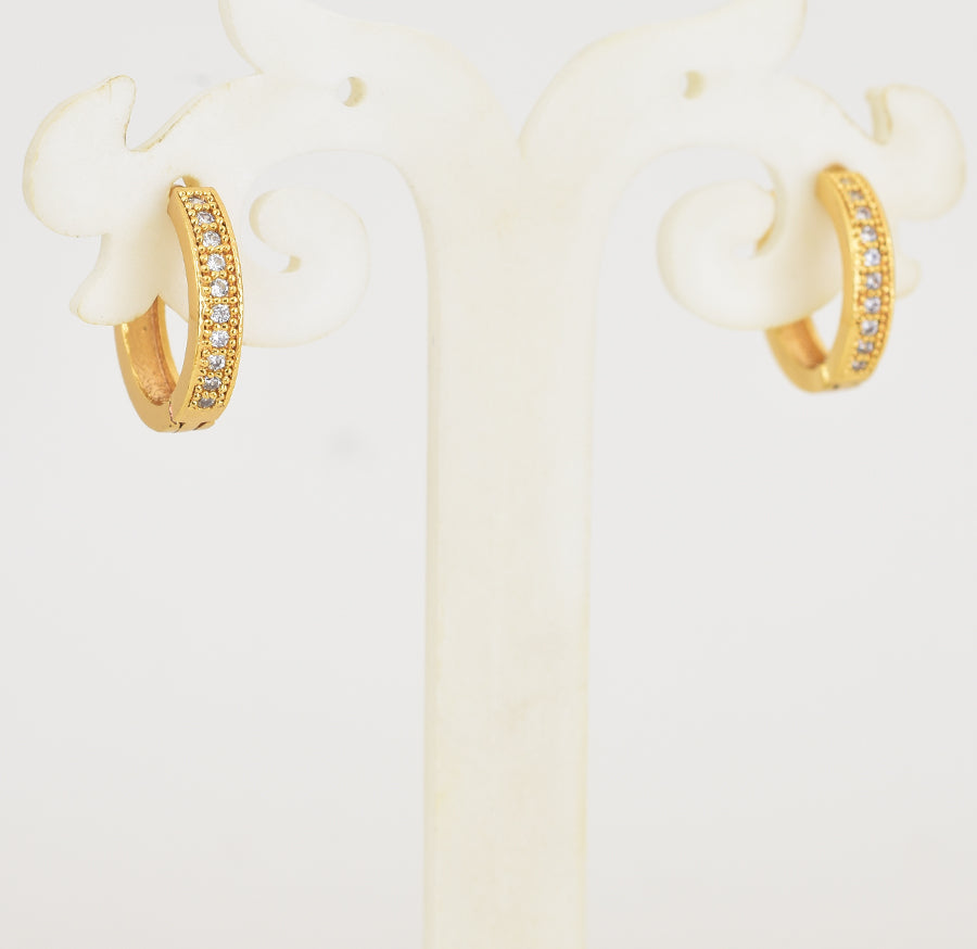 White Single Radiant Hoop Earrings - Y101400