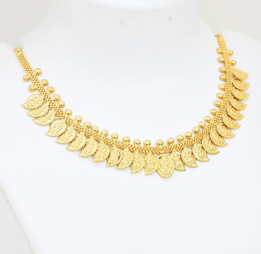 Lakshmi Leafy Short Necklace - X021083