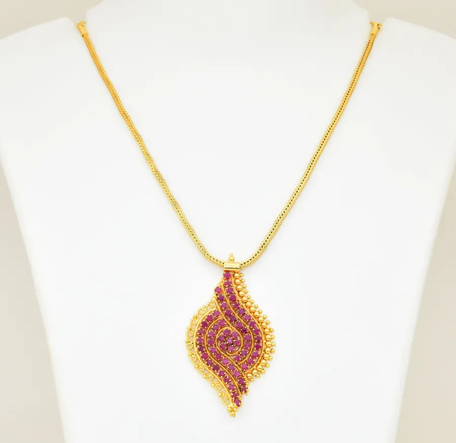 Magenta Senorita Pendant With Chain - V03383
