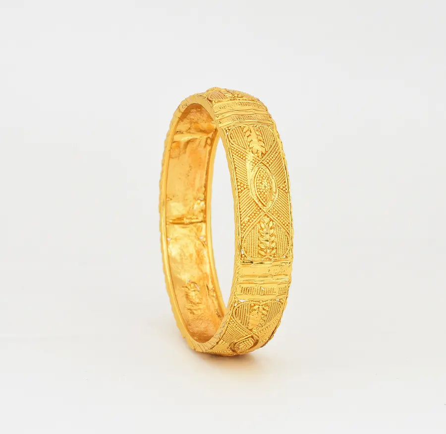 Danika Medium Broad Bangle - V04451