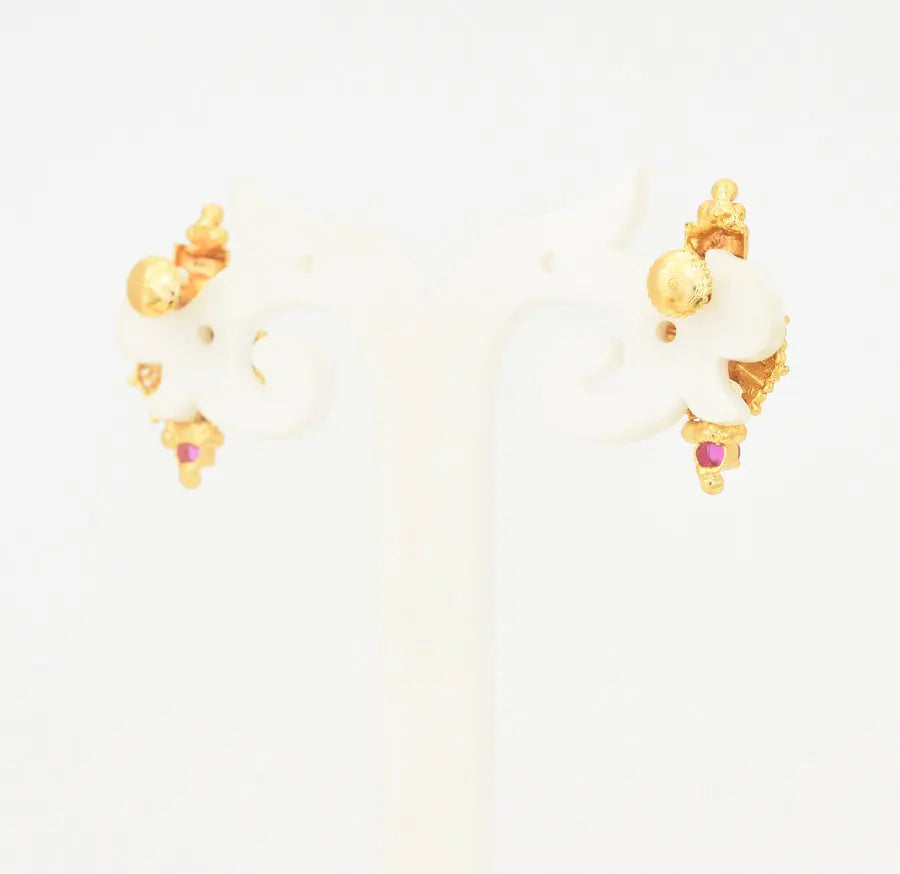 Matte Magenta Daisy Flower Stud - U0938