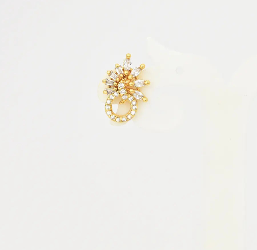 White Fiora Stud - U0951