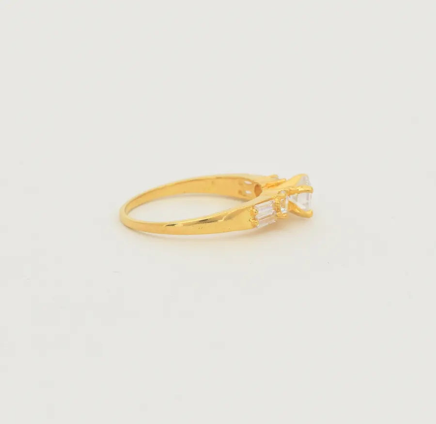 Medium White Risa Ring - U10133