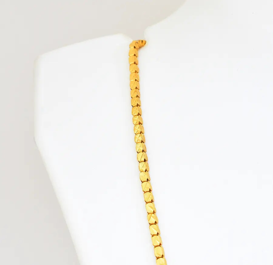 Medium Shiny Box Chain 23 Inches - V03420