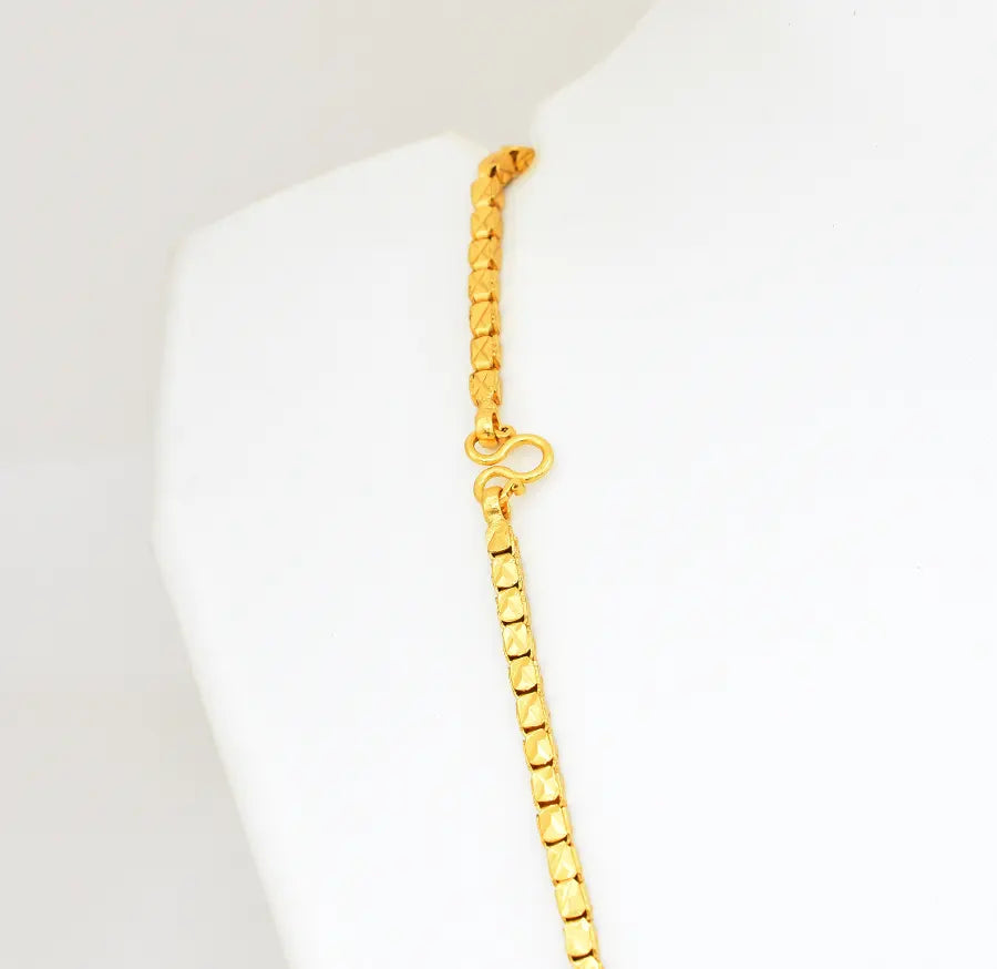 Medium Shiny Box Chain 23 Inches - V03420