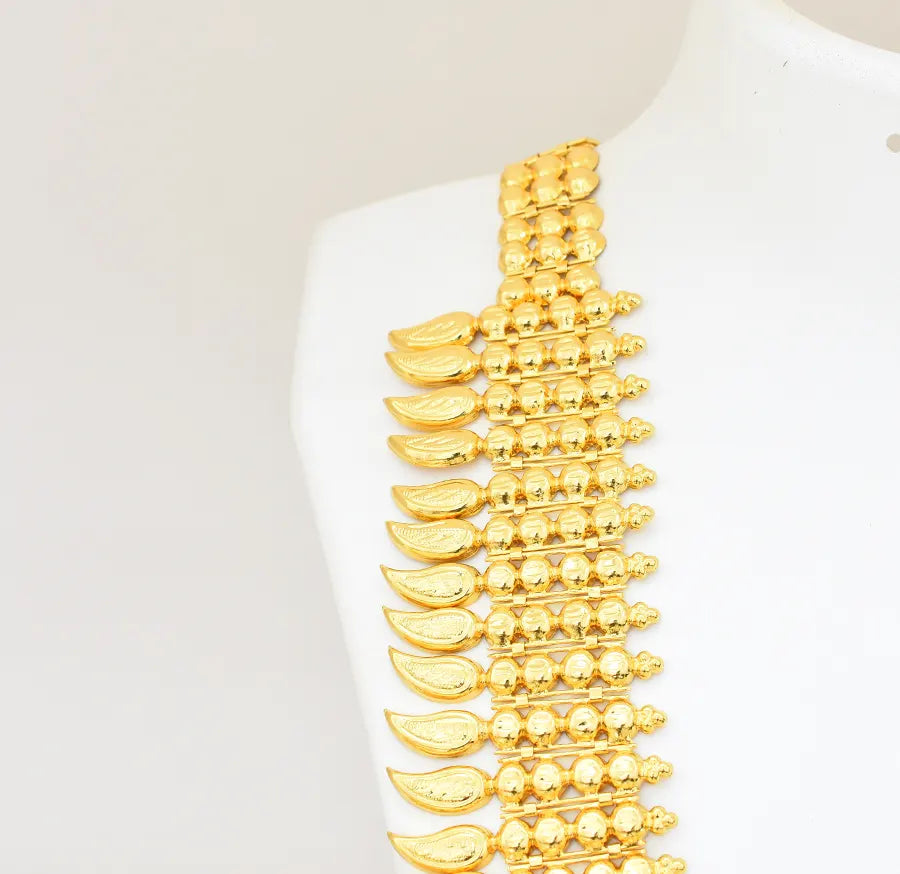 Elegancia Manga Broad Long Necklace - V10655