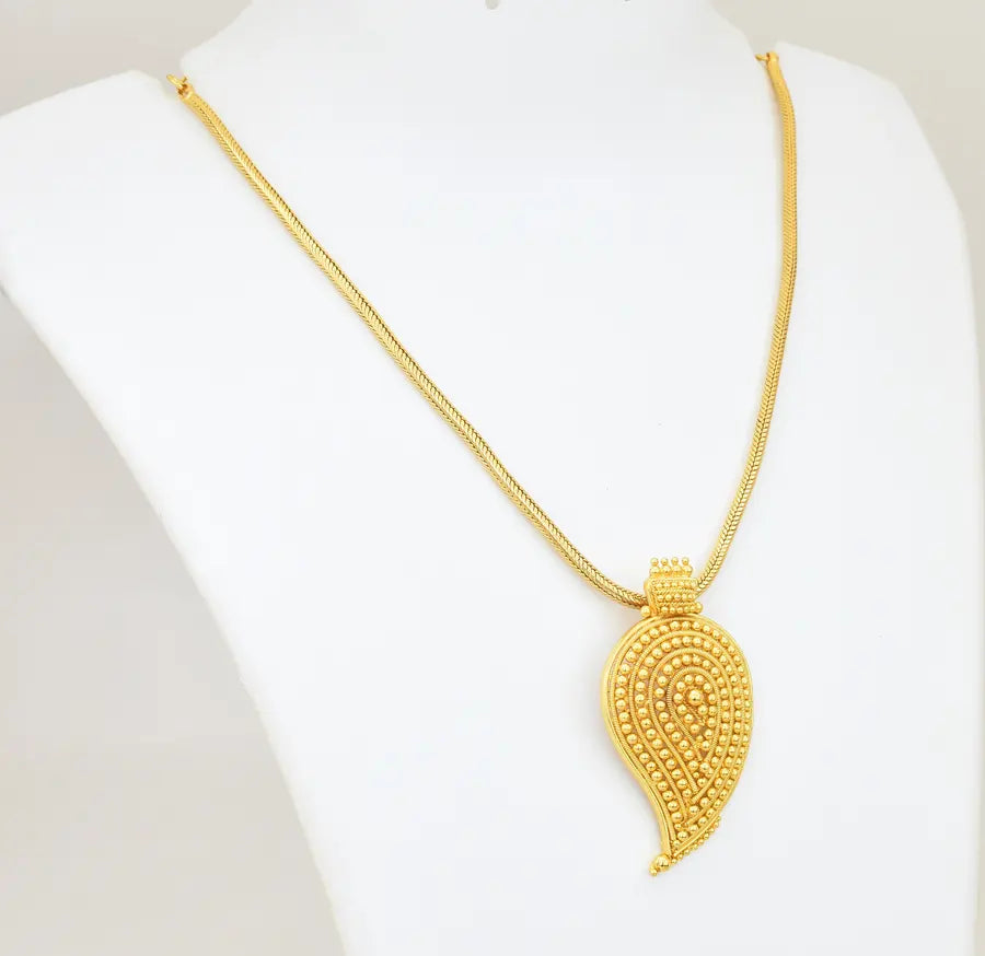 Designer Manga Locket With Chain - V10660