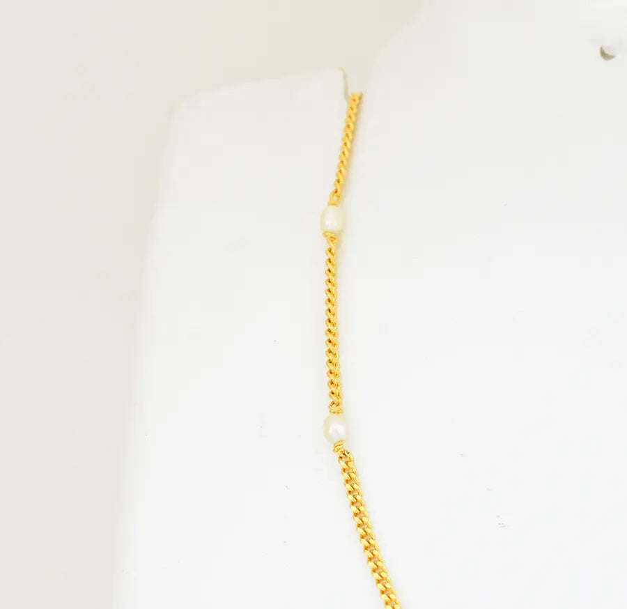 Medium Small Pearl Curb Chain 18 Inches - V10661