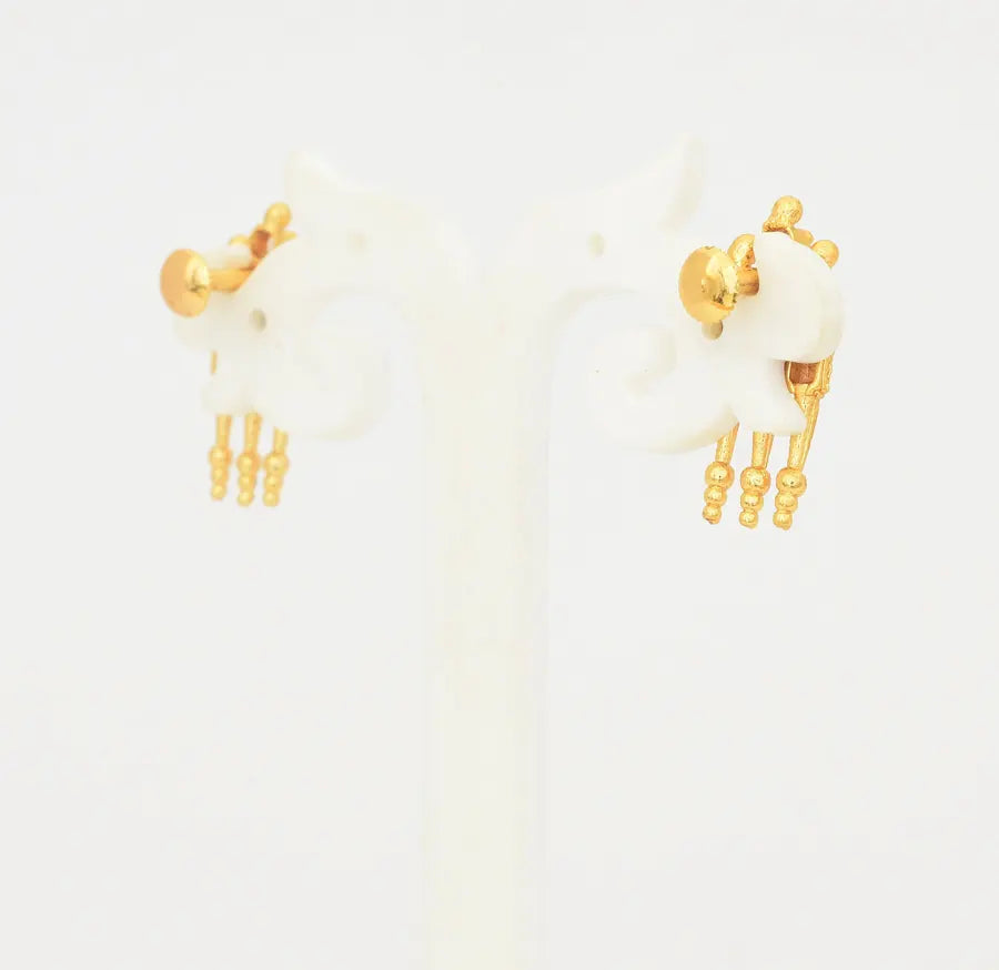 White Hana Stud - U09105