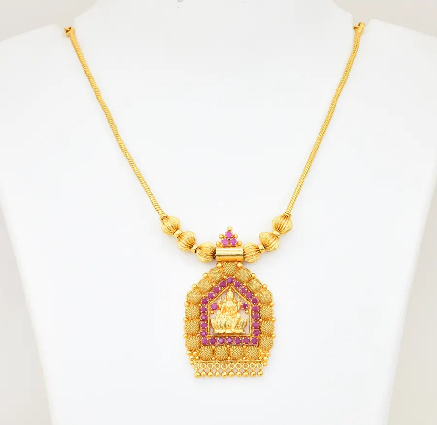 Magenta Lekshmy Locket Naina With Chain - V02377