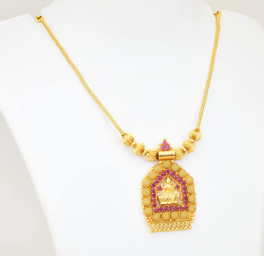 Magenta Lekshmy Locket Naina With Chain - V02377