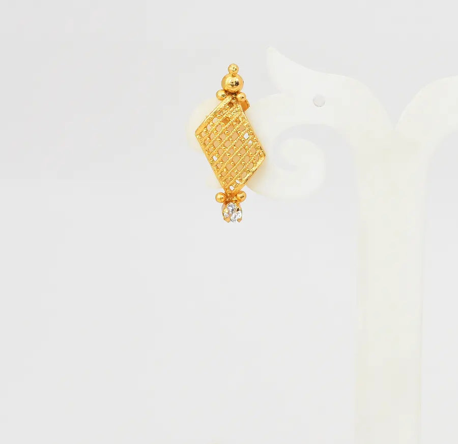 White Raffia Stud - V08630