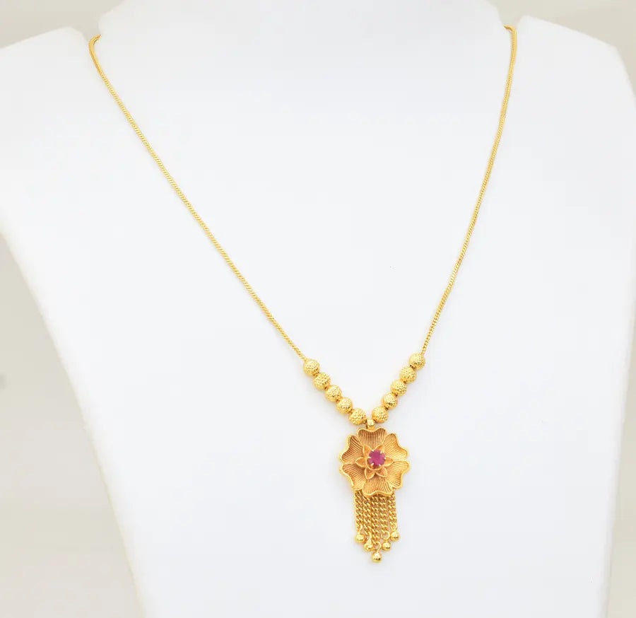 Magenta Matte Daffodil Pendant With Chain - W121046