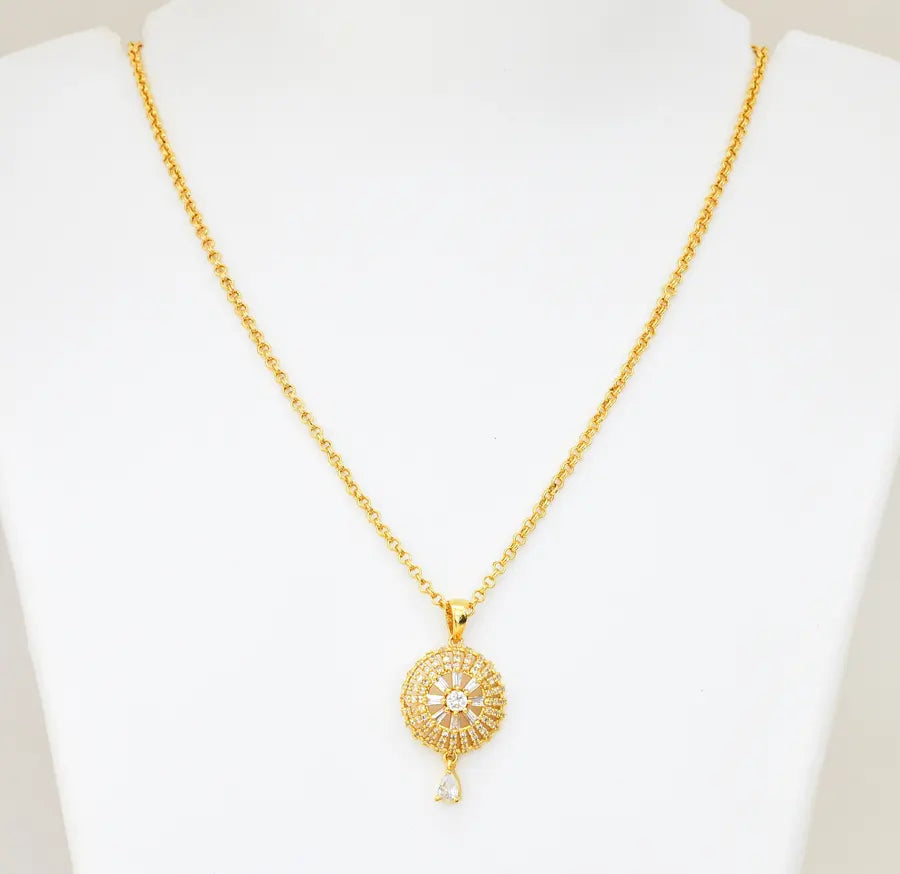 White Nova Pendant With Mariner Chain - V01297