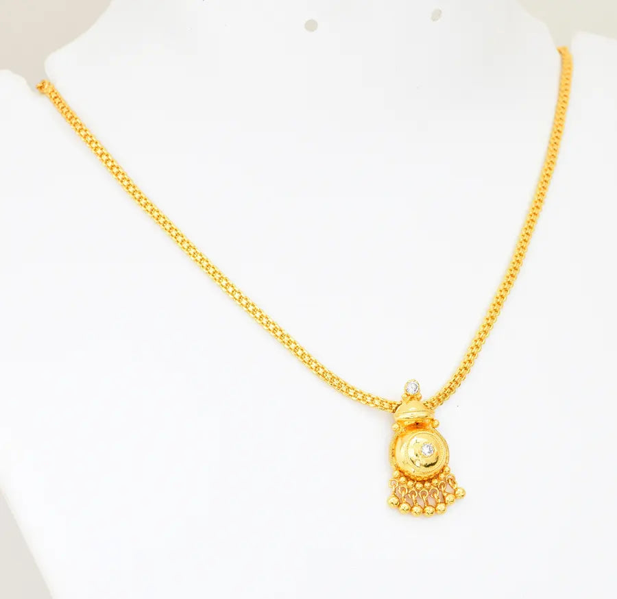White Elegant Locket With Chain - U12283